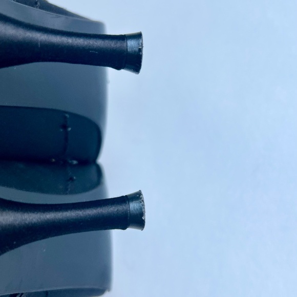 Stuart Weitzman Black Fabric Point Toe Heels size 8.5 - Picture 11 of 14